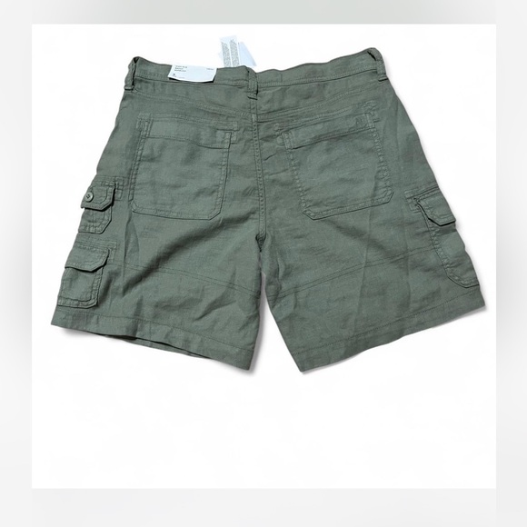 American Eagle Green Khaki High-Rise Baggy Bermuda Shorts - Size 8 - Picture 3 of 4